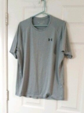 Under Armour Tech Tee Men's XL Gray Lightweight Moisture Wicking Short Sleeve